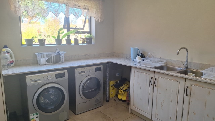 4 Bedroom Property for Sale in Stilbaai Wes Western Cape